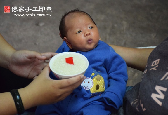 陳寶寶(台中龍井區到府嬰兒寶寶滿月剃頭理髮、免費到府嬰兒剃胎毛儀式吉祥話)。到府剃頭剃胎毛主持、專業拍照、DVD光碟、證書。★購買「臍帶章、肚臍章、胎毛筆刷印章」贈送：剃頭、收涎、抓周，三選一。2015.11.01 照片7